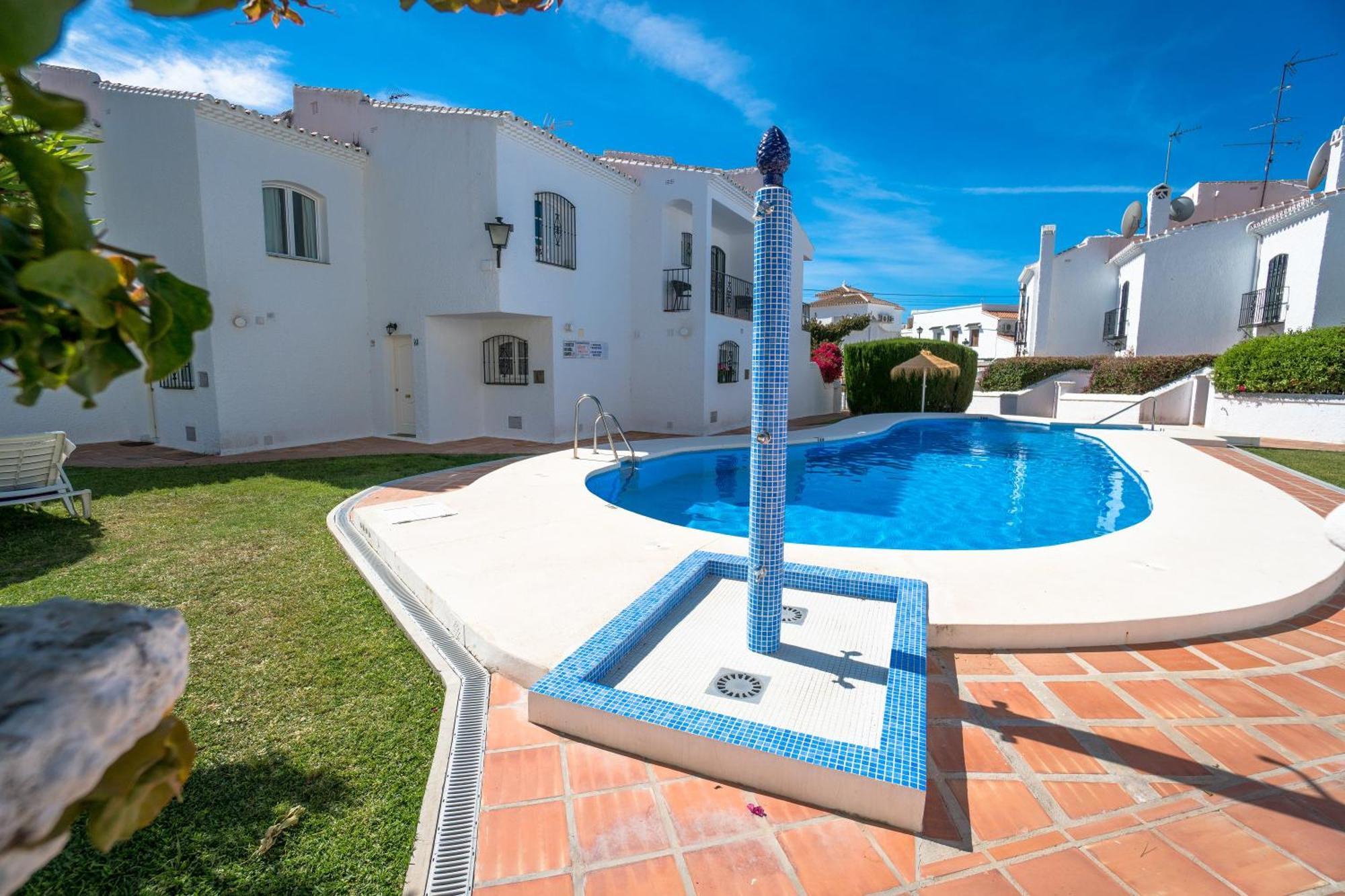 Vila Pinos 20 Menyber Nerja Exteriér fotografie